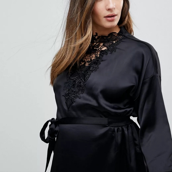 MAMALICIOUS MATERNITY SATIN TOP WITH LACE DETAIL - Picture 3 of 9